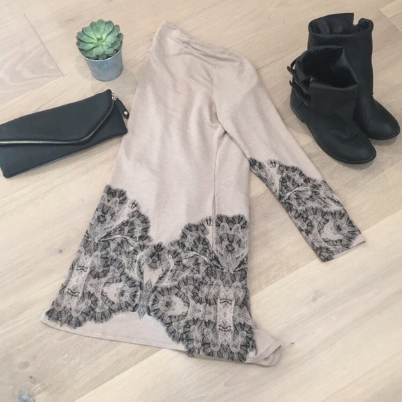 HP 🎉 Luxuriously Soft Cardigan with Lace Design - Picture 1 of 6